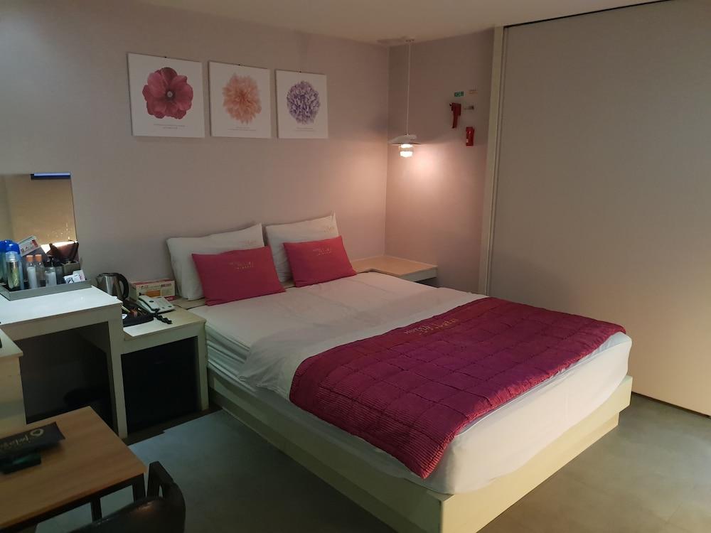 The Lazzi Hotel Dongnae - Room