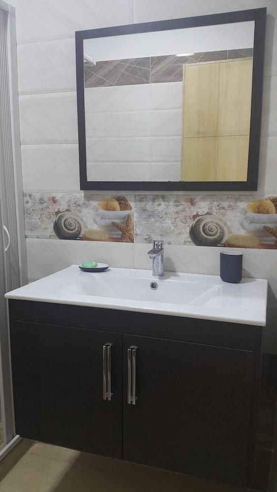 Maarif Apartment - Bathroom Sink
