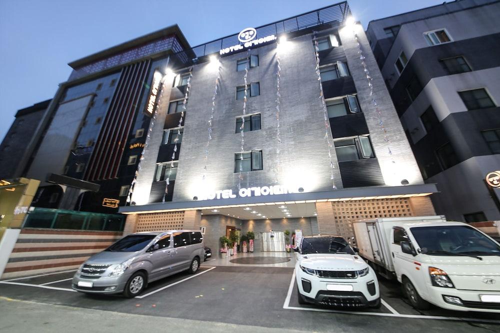 Hotel Yeogieottae Haeundae - Featured Image