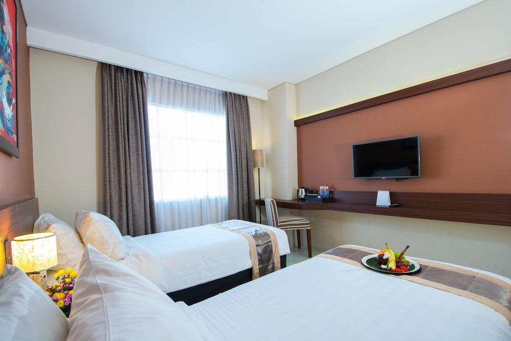 Noormans Hotel Semarang - Room
