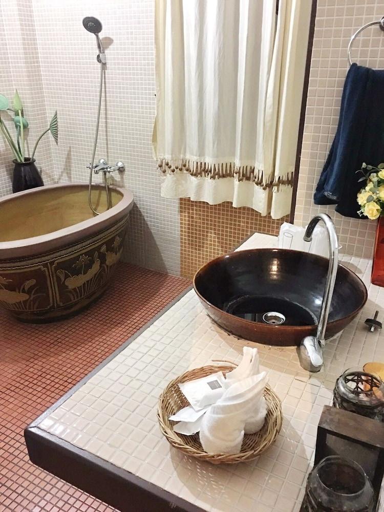 Hongchaofa Villa with Pool - Bathroom