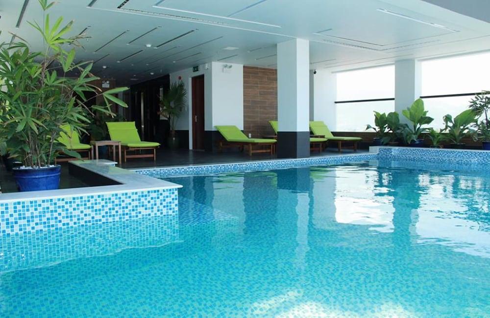 Daisy Hotel - Indoor Pool