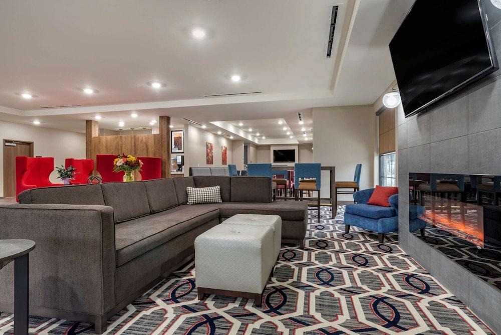 Comfort Inn & Suites Downtown near University - Lobby