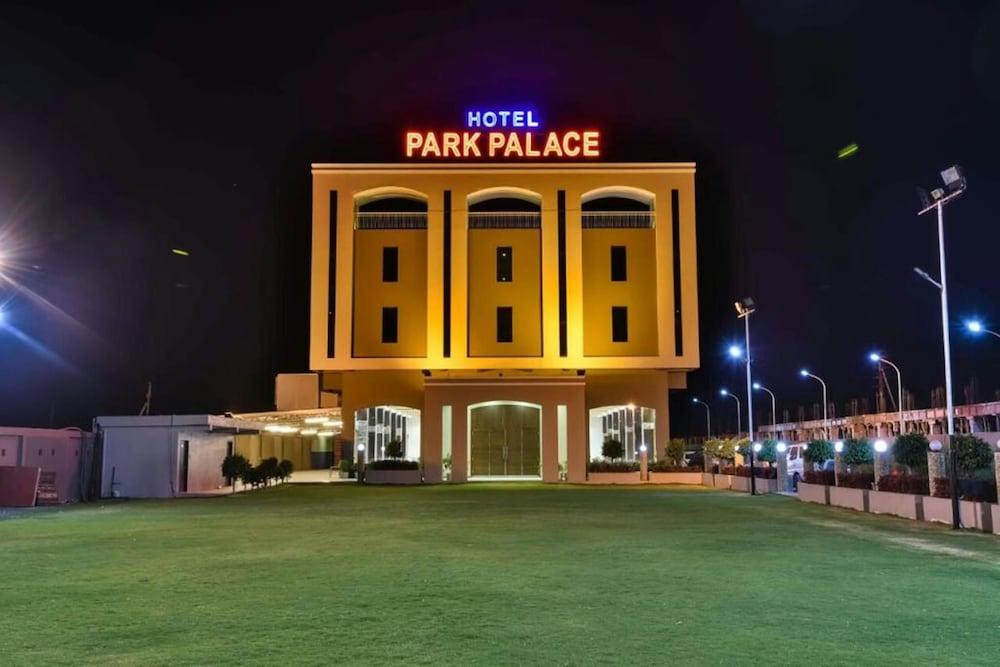 Hotel Park Palace - Featured Image