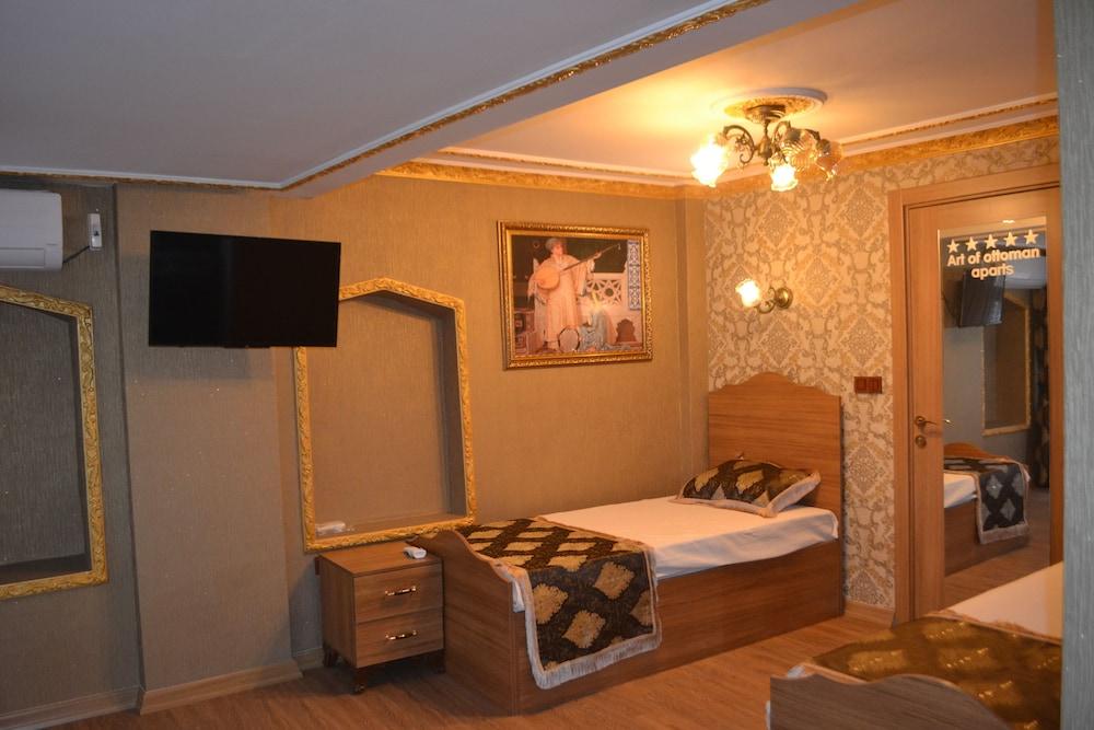 La Casa Suites - Room