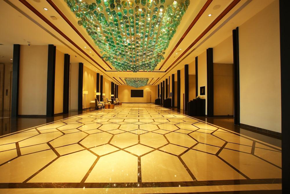 Crowne Plaza New Delhi Mayur Vihar Noida, an IHG Hotel - Interior