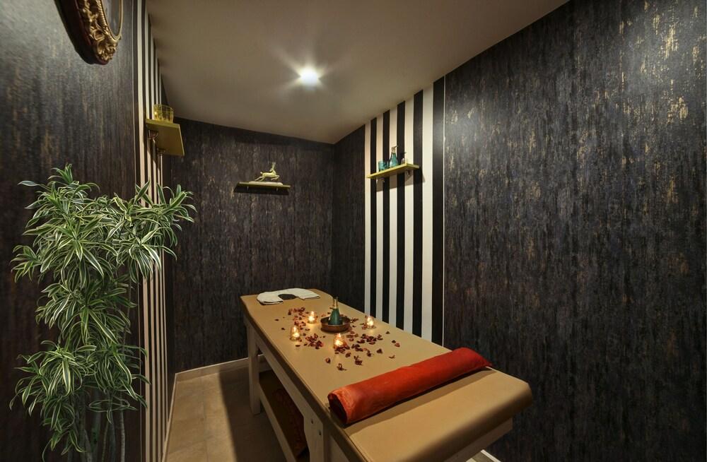 Ephesus Hotel Istanbul - Massage