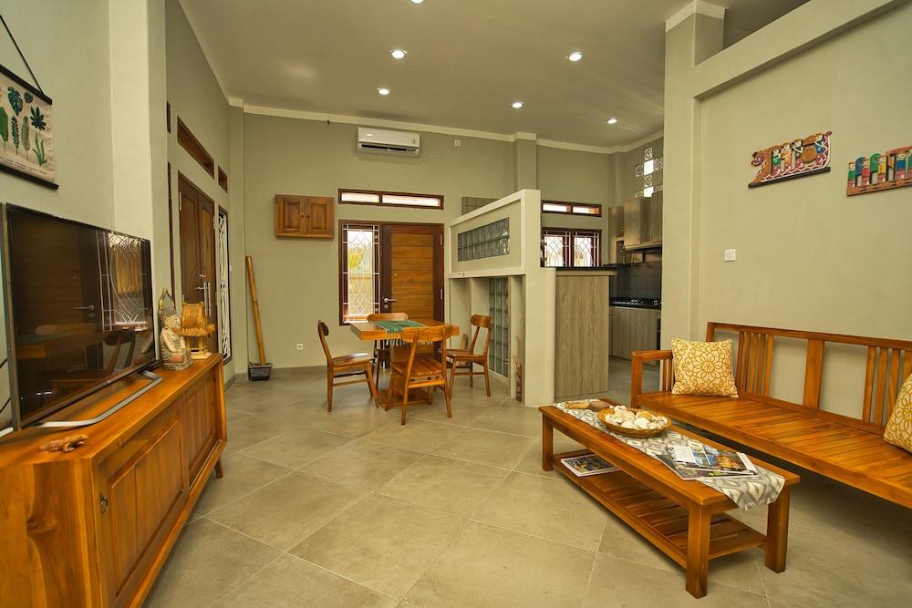 Dalai Home - Living Area