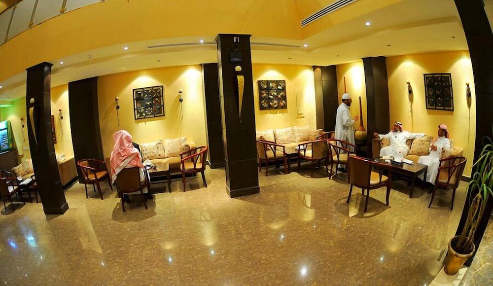 Al Salam Hotel Al Qassim - Lobby Sitting Area