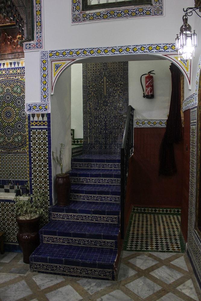 Riad Sahraui - Interior Entrance