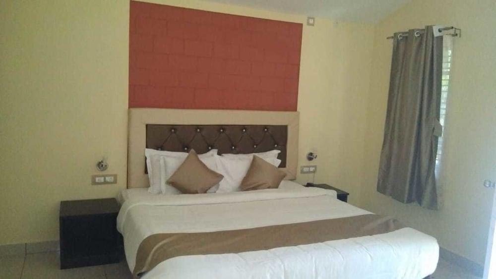 Hoysala Resort - Room