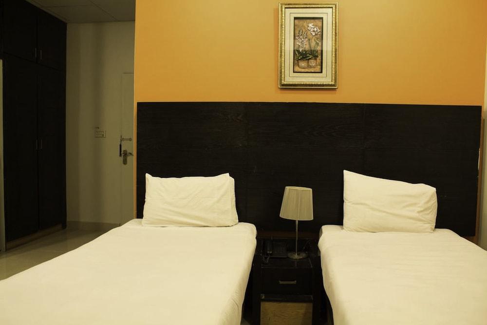 Hotel Country Inn - Room