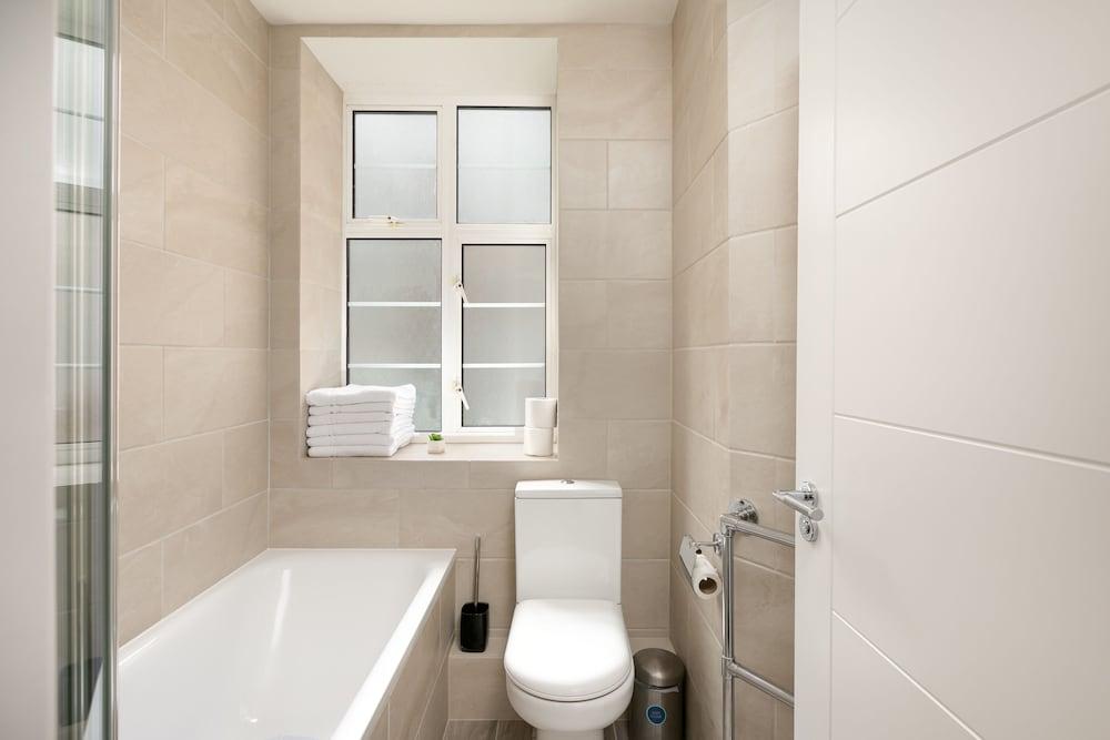 Cozy Skyvillion Apartment - Bathroom