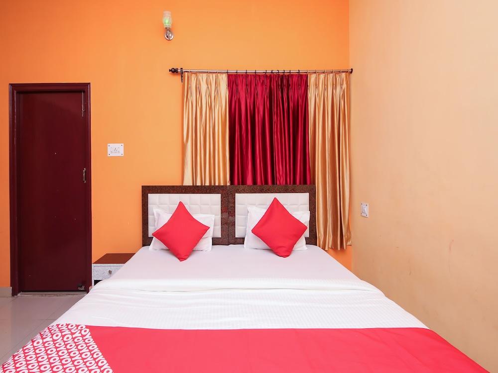OYO Flagship 13524 Swapan Guest House - Room
