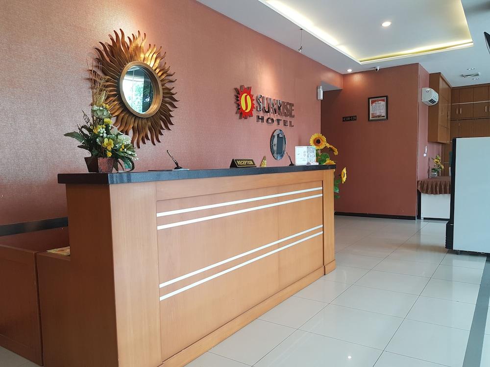 Sunrise Hotel Semarang - Reception