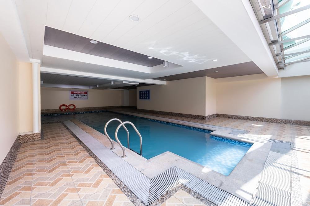 Bay Area Suites Manila - Indoor Pool
