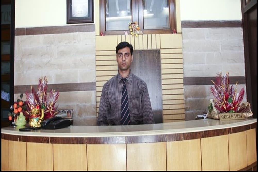 Hotel Pushpak International - Reception
