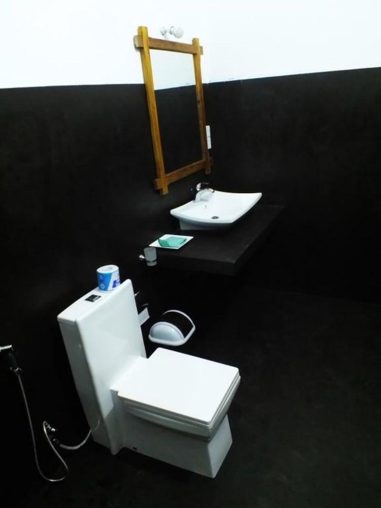 Monarch ella - Bathroom