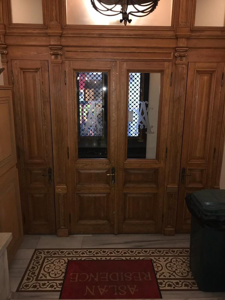 Aslan Residence - Interior Entrance