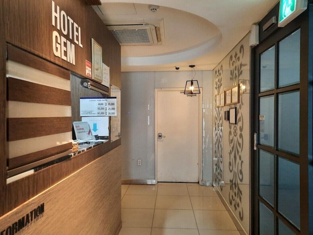 Hotel Gem - Reception