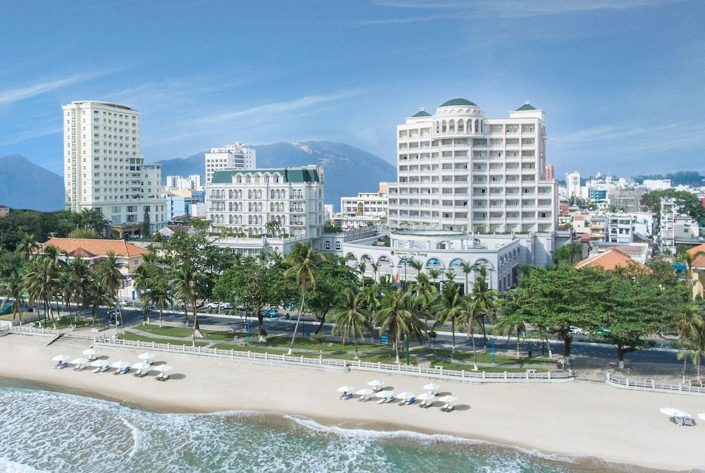 Sunrise Nha Trang Beach Hotel & Spa - Exterior