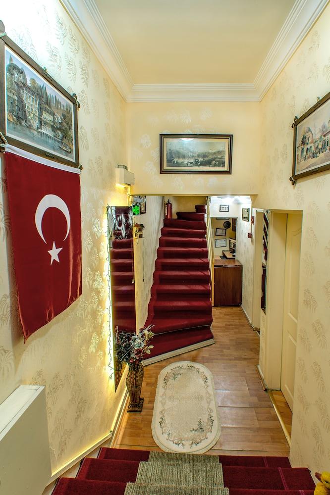 Sur Istanbul Hotel - Interior Entrance