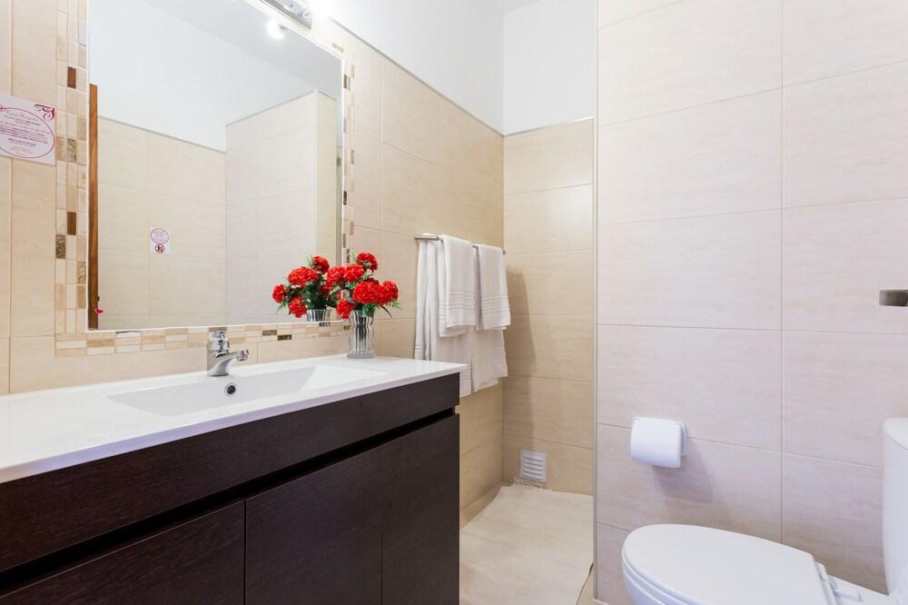Casa Concha Guesthouse - Bathroom