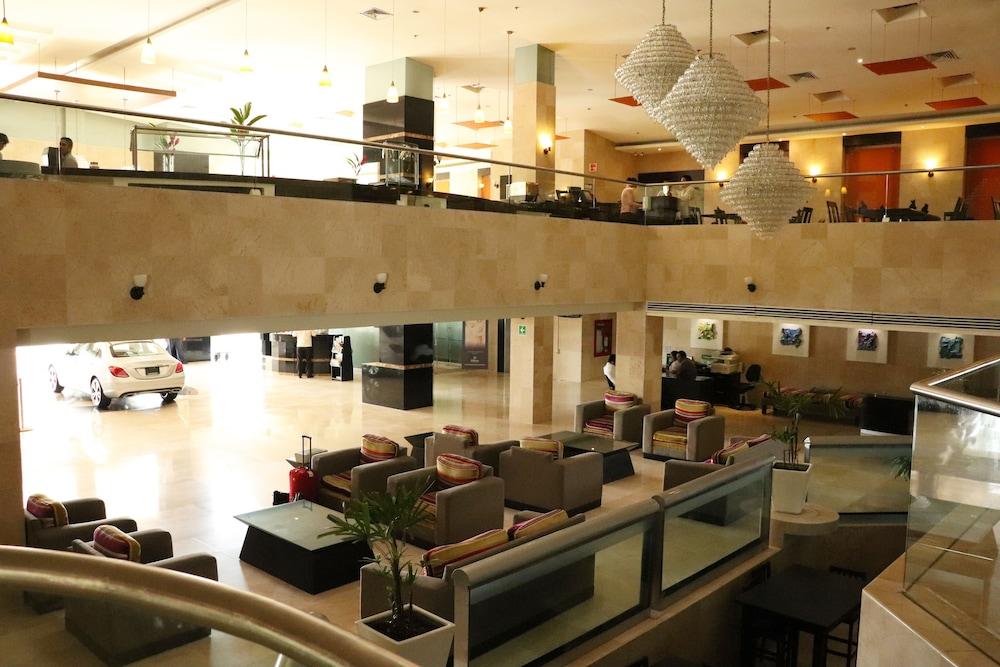 Holiday Inn Villahermosa Aeropuerto, an IHG Hotel - Lobby
