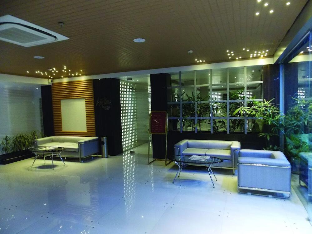 Airport City Hotel - Lobby