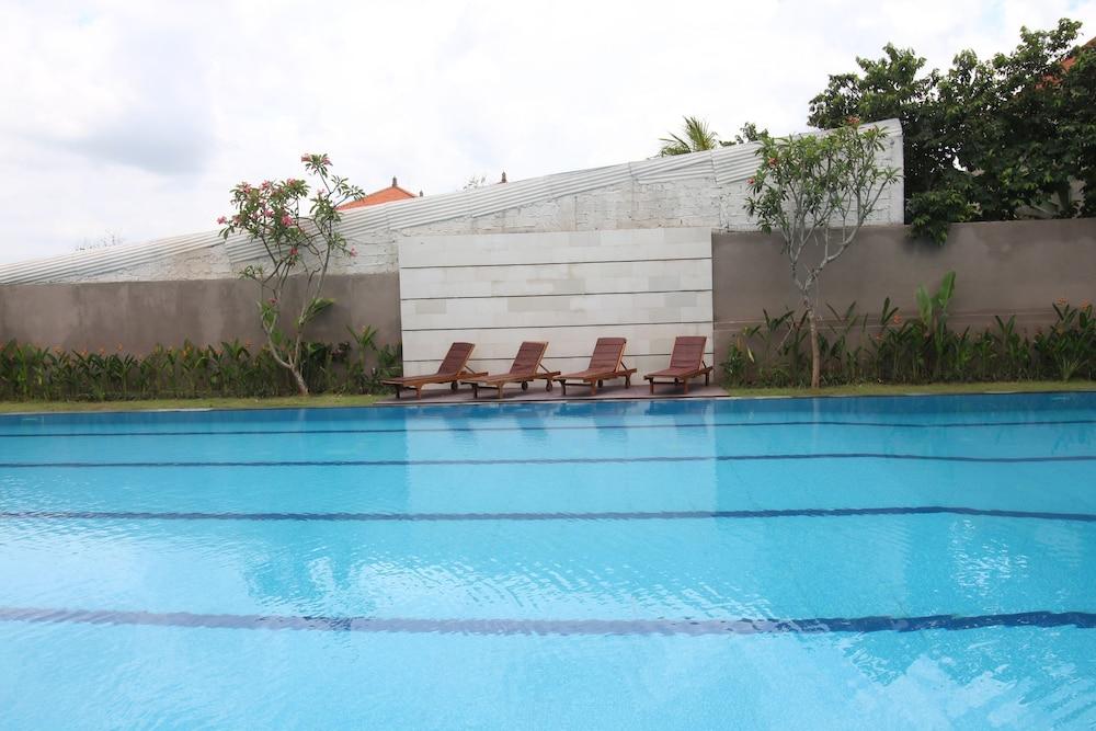 Umah Bali Suite and Residence - Outdoor Pool