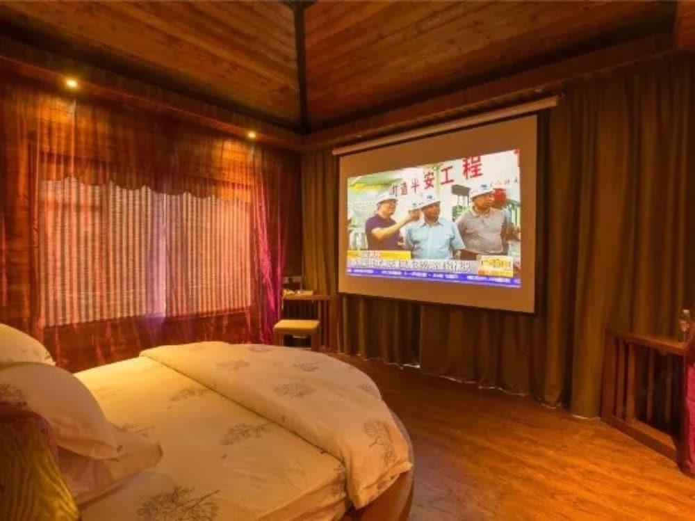 Bluesky Hotel & Resort - Room