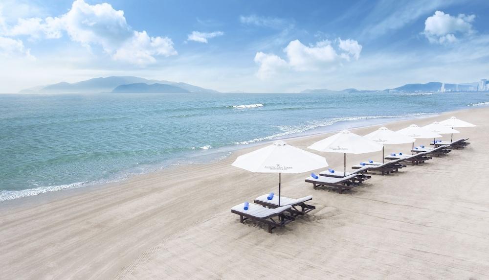 Sunrise Nha Trang Beach Hotel & Spa - Beach