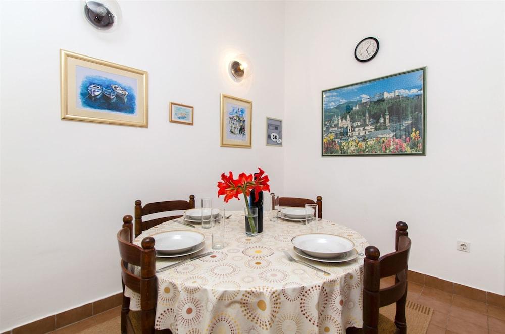 Apartments Vedran - Dining