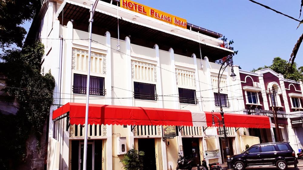 Hotel Pelangi Indah - Featured Image