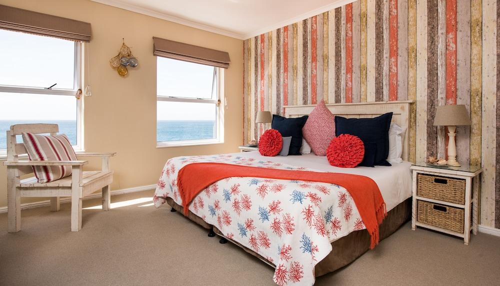 Whale View Manor Guesthouse - Featured Image
