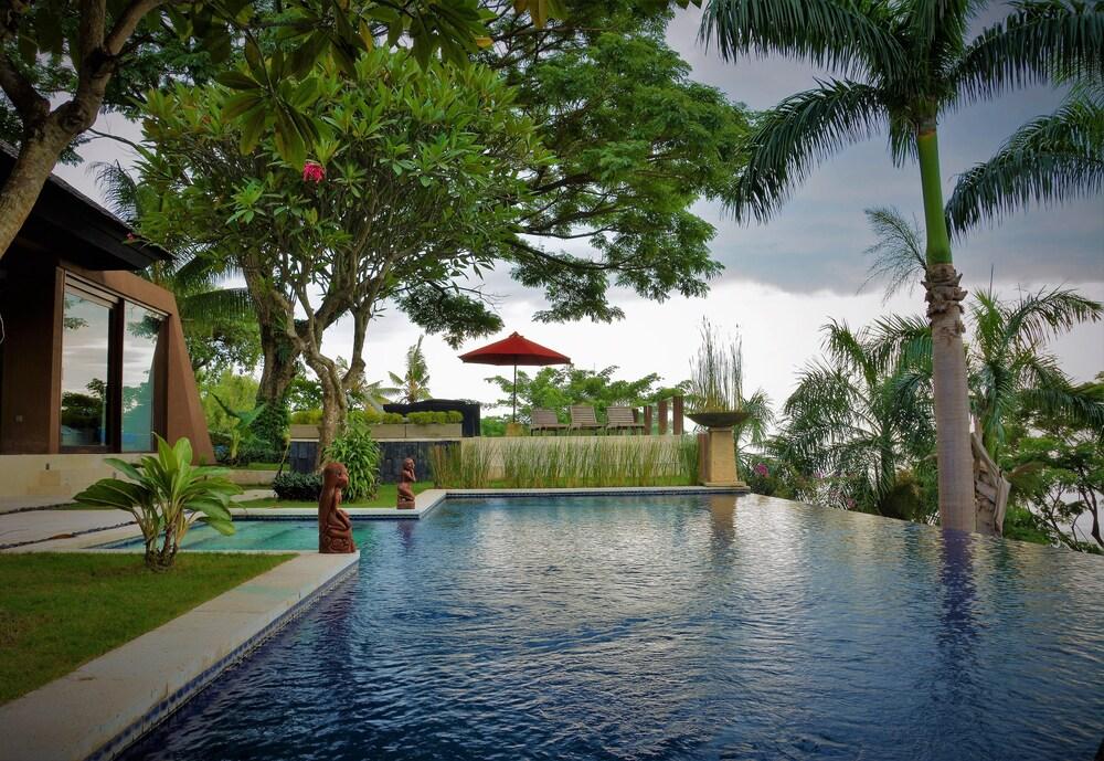 Villa Tiara Lombok Island - Pool