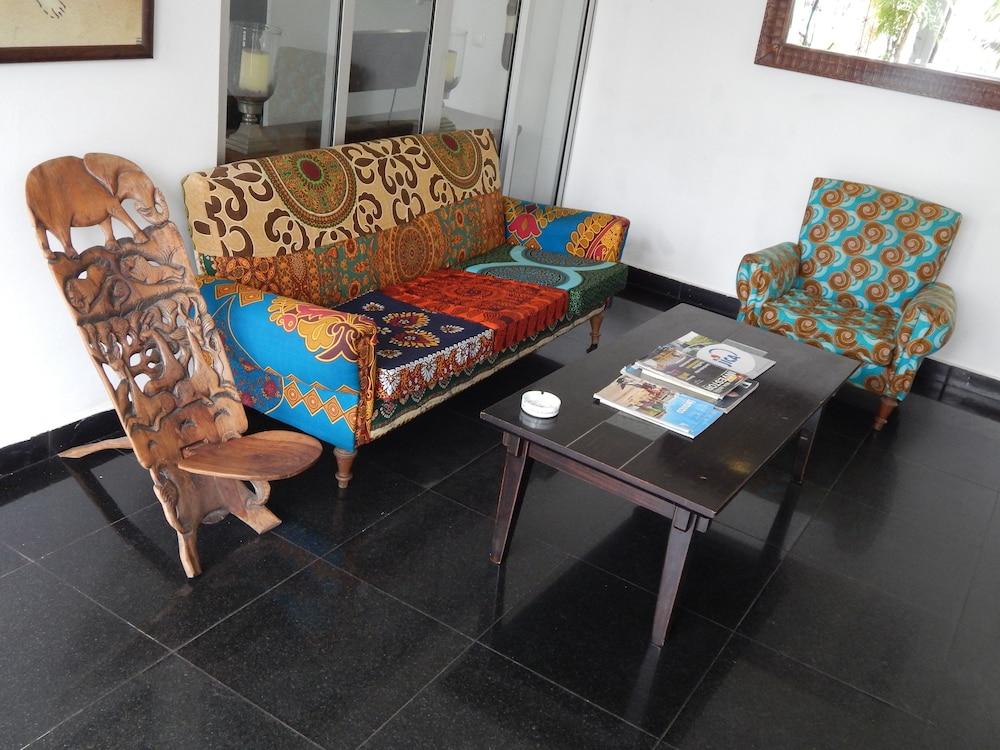 Jacaranda Guesthouse - Lobby
