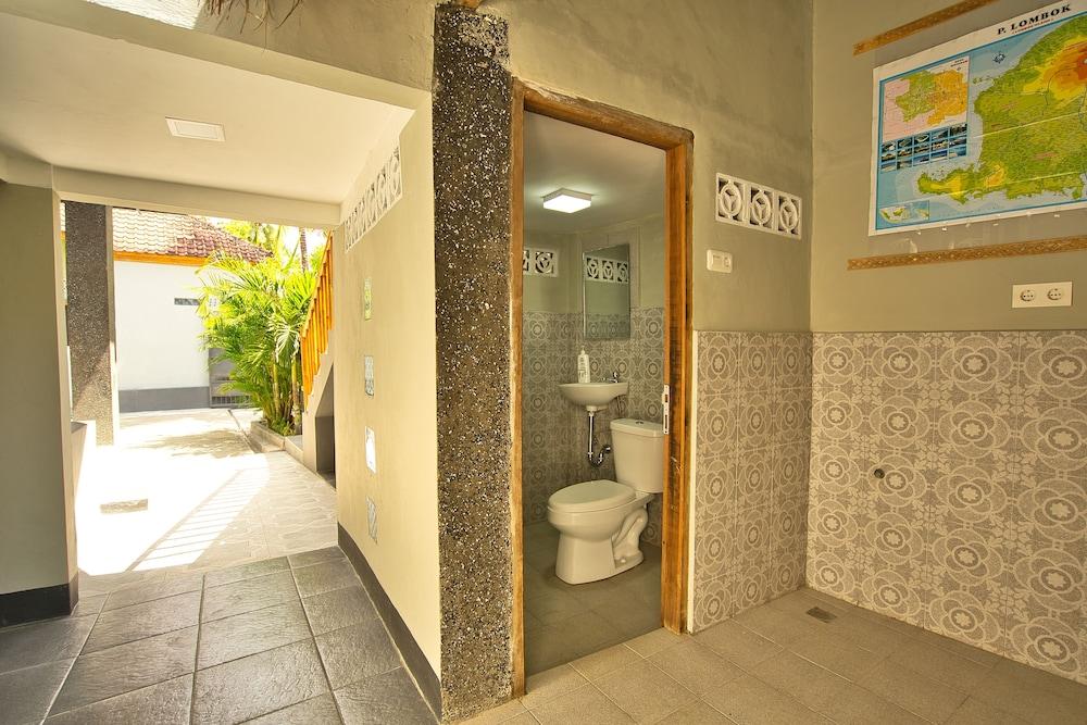 Dalai Home - Bathroom