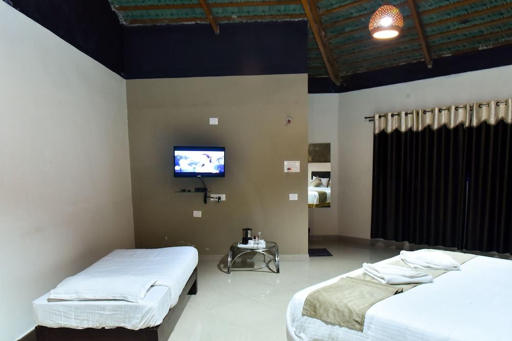 Hoysala Resort - Interior