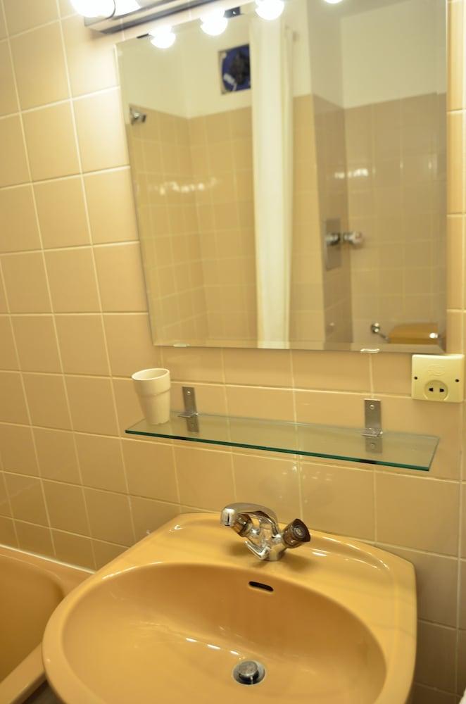 جو فيينا إيربان ليفينج بيلفيدير أبارتمنت - Bathroom Sink