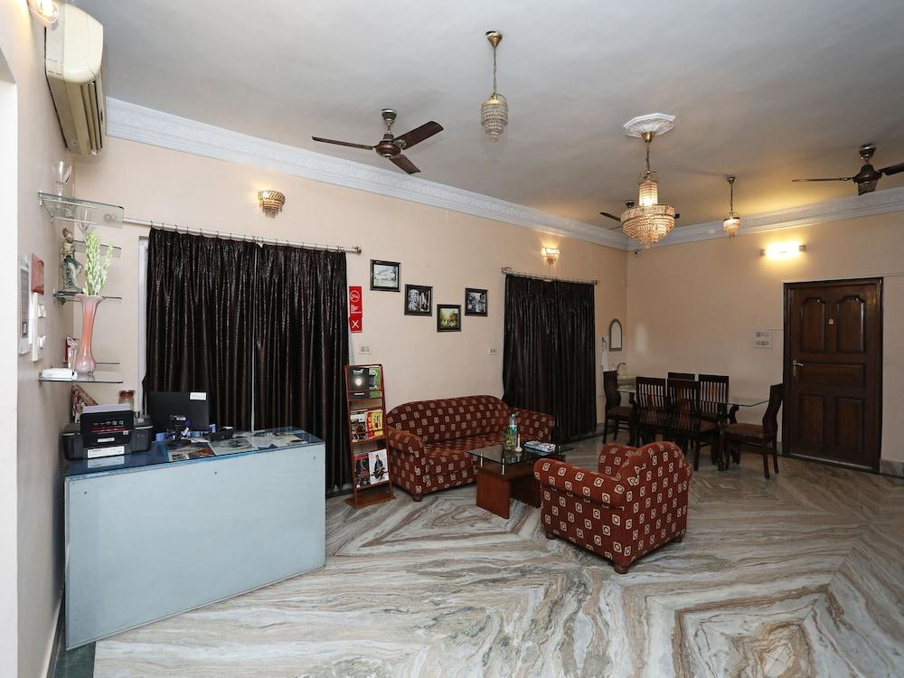 OYO 16495 Kolkata Inn - Reception