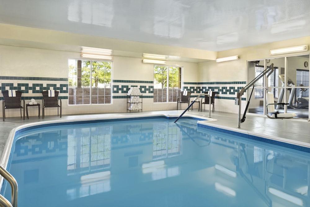 Country Inn & Suites by Radisson, Romeoville, IL - Indoor Pool