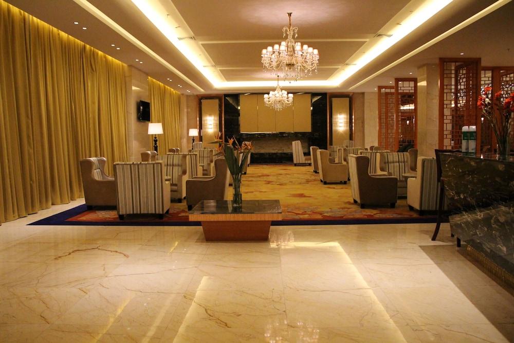 Maputo AFECC Gloria Hotel - Lobby Sitting Area