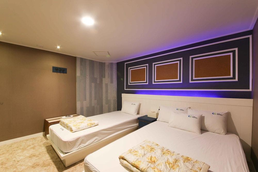 CC Business Hotel - Room