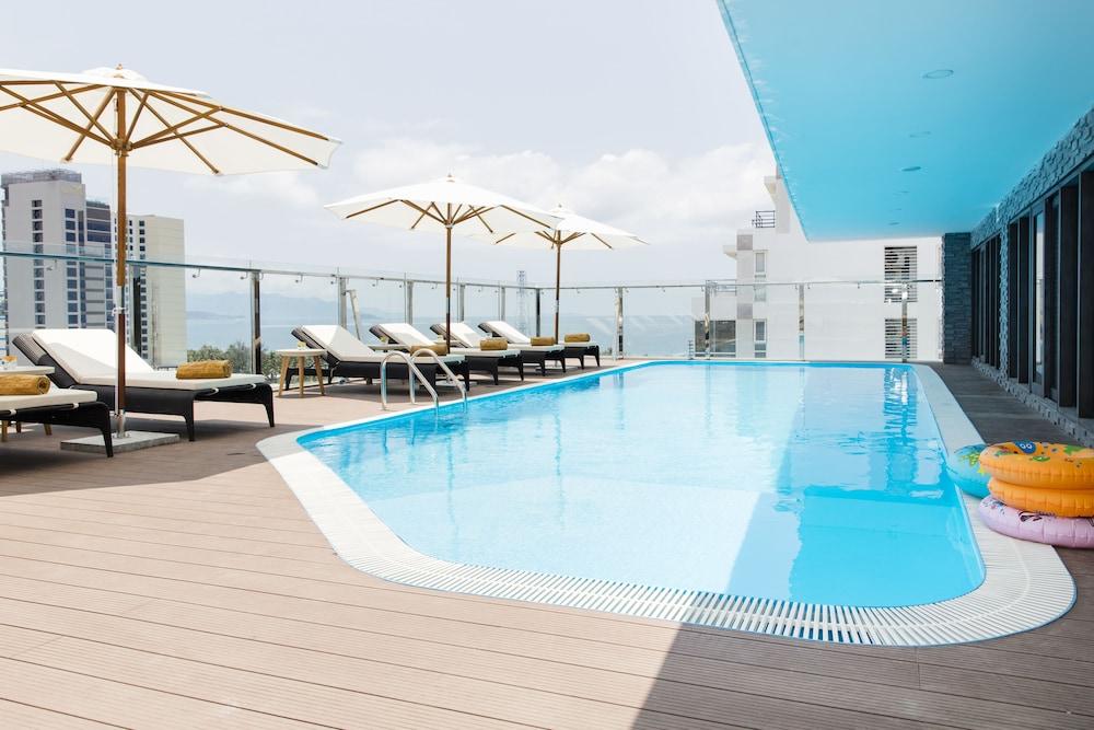 Stella Maris Nha Trang Hotel - Rooftop Pool