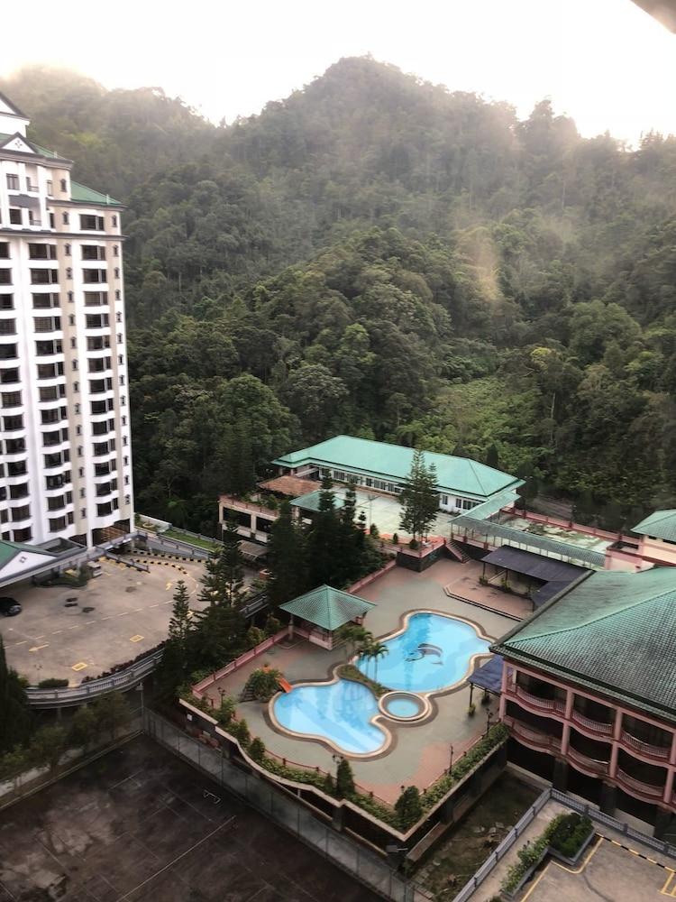 4Pax Mawar Apartments Genting Highlands - Outdoor Pool