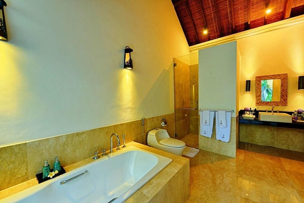 Villa Daksina - Bathroom