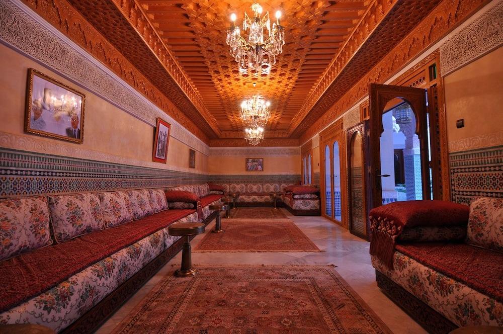 Riad Reda - Lobby Sitting Area