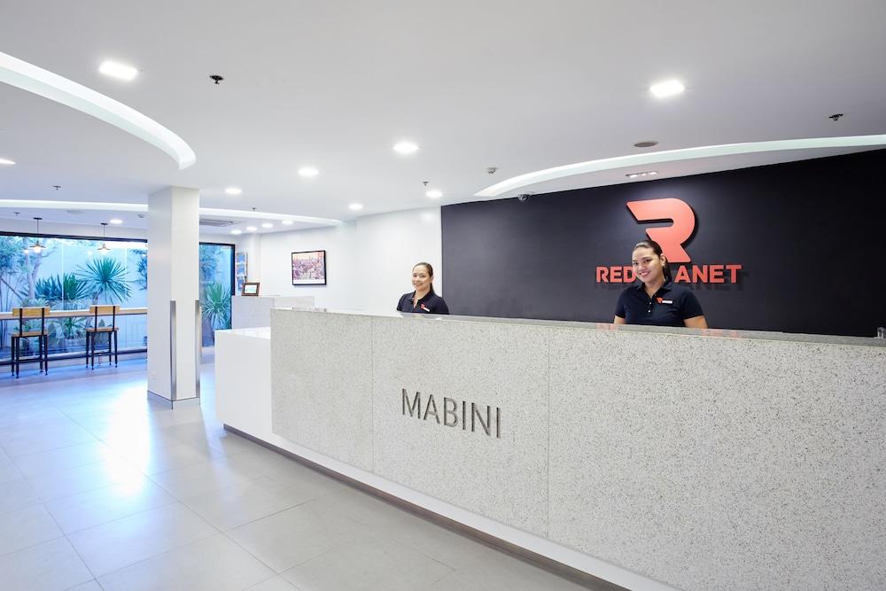 Red Planet Manila Malate Mabini - Lobby