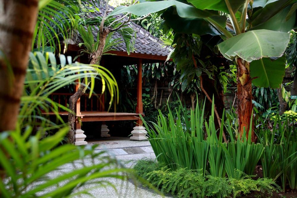 AlamKulKul Boutique Resort Kuta Bali - Property Grounds
